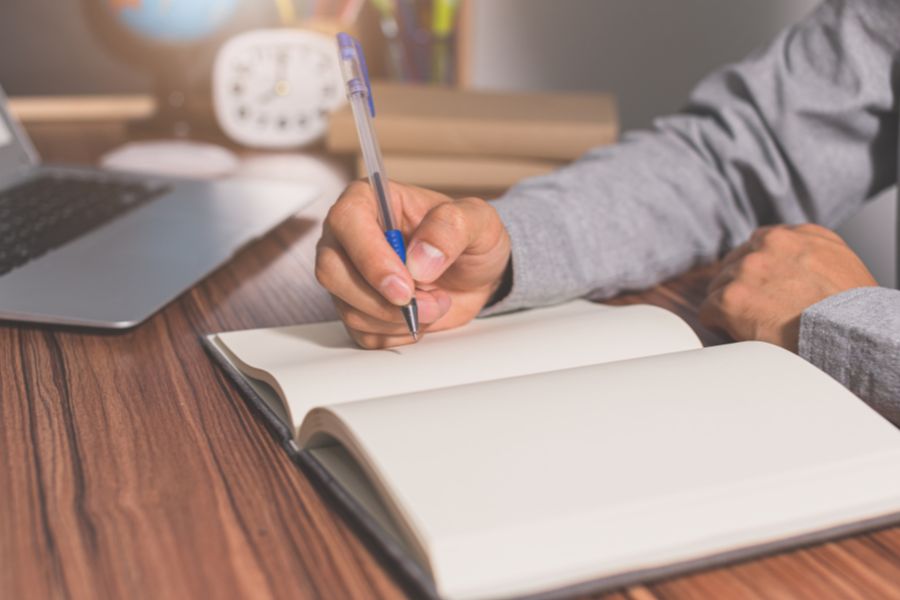 Người mới viết sách cần quan tâm điều gì?
