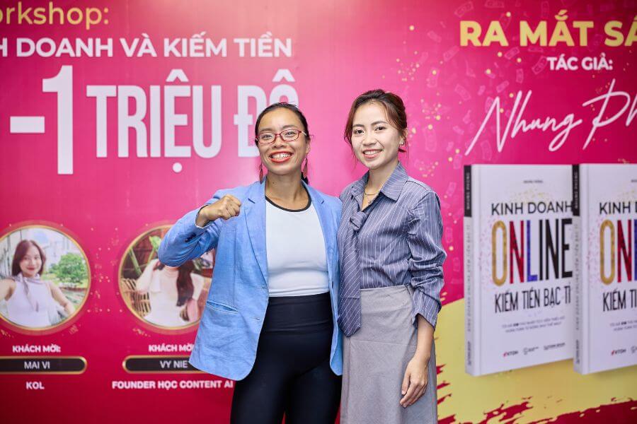 Chị Tú Anh Trần - Founder Anaworkout và tác giả trong buổi ra mắt sách
